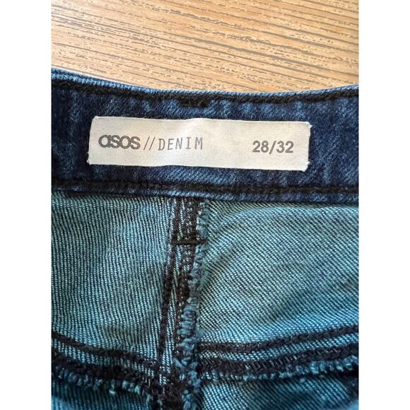 ASOS High Waisted Mom jeans front seam detail - Picture 6 of 7